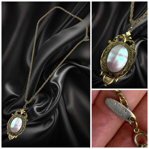 Vtg 1960's Whiting & Davis Mother of Pearl MOP Portrait Framed Pendant Necklace